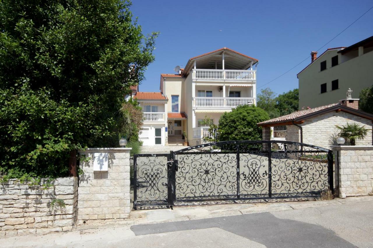 Apartments Domic Banjole Εξωτερικό φωτογραφία