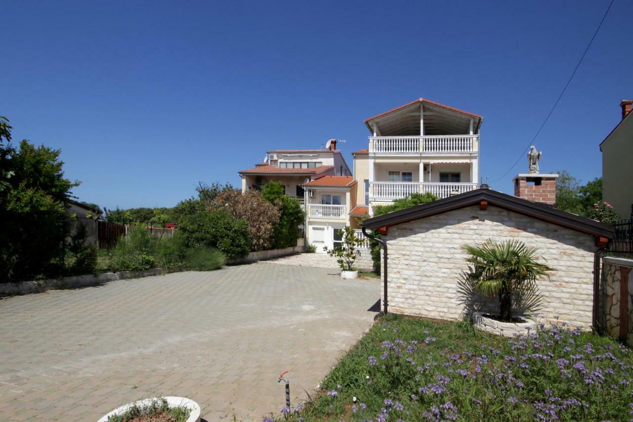 Apartments Domic Banjole Εξωτερικό φωτογραφία